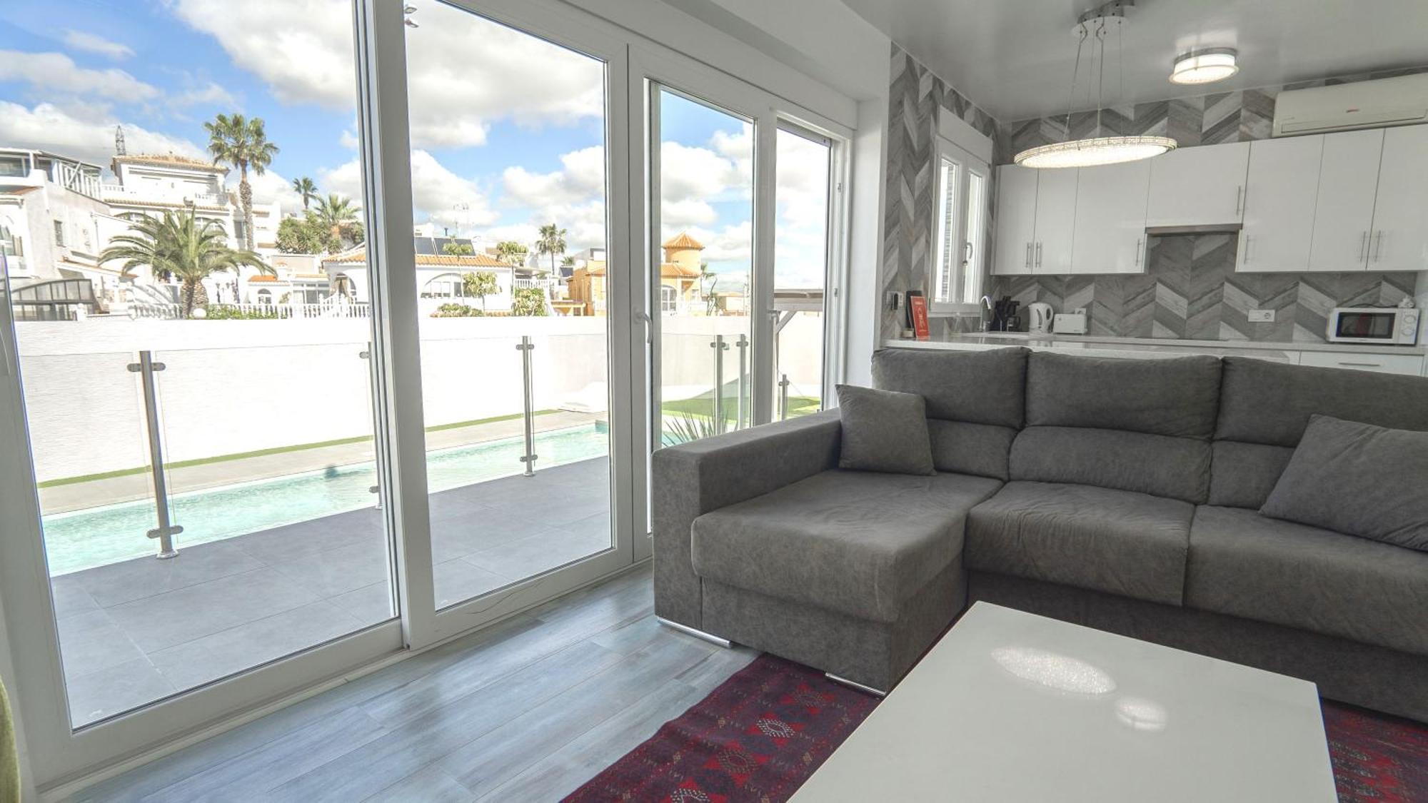 Modern Detached 4 Bed 3 Bath Villa With Private Pool Close To All Amenities Villamartin  Exteriör bild