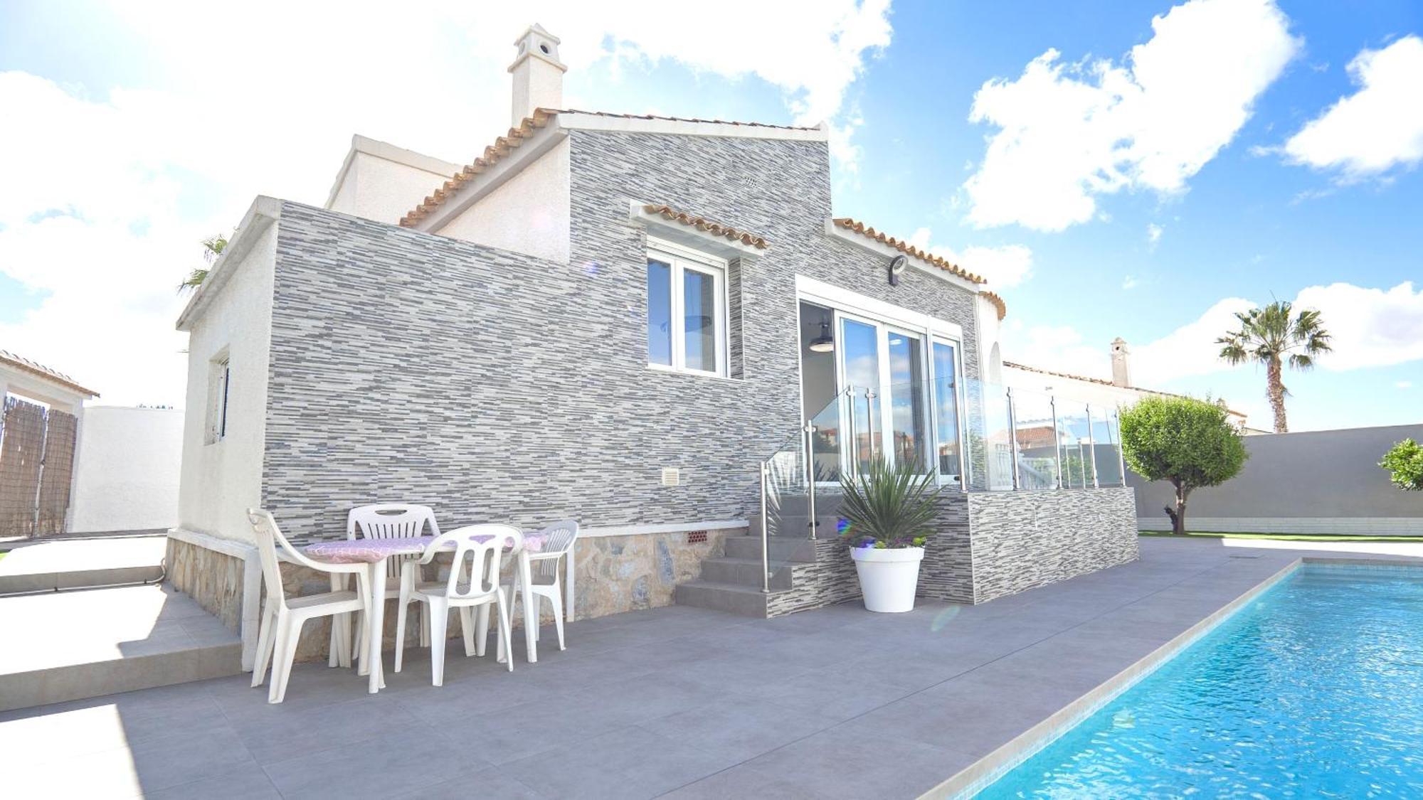 Modern Detached 4 Bed 3 Bath Villa With Private Pool Close To All Amenities Villamartin  Exteriör bild