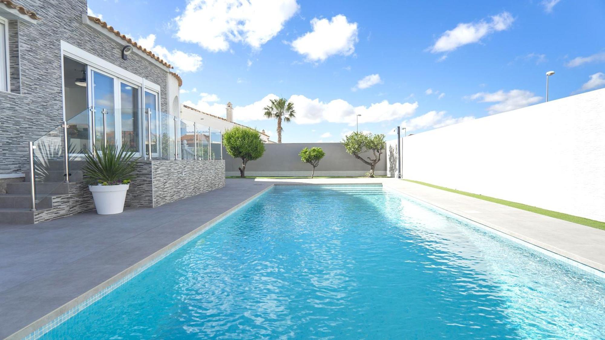 Modern Detached 4 Bed 3 Bath Villa With Private Pool Close To All Amenities Villamartin  Exteriör bild