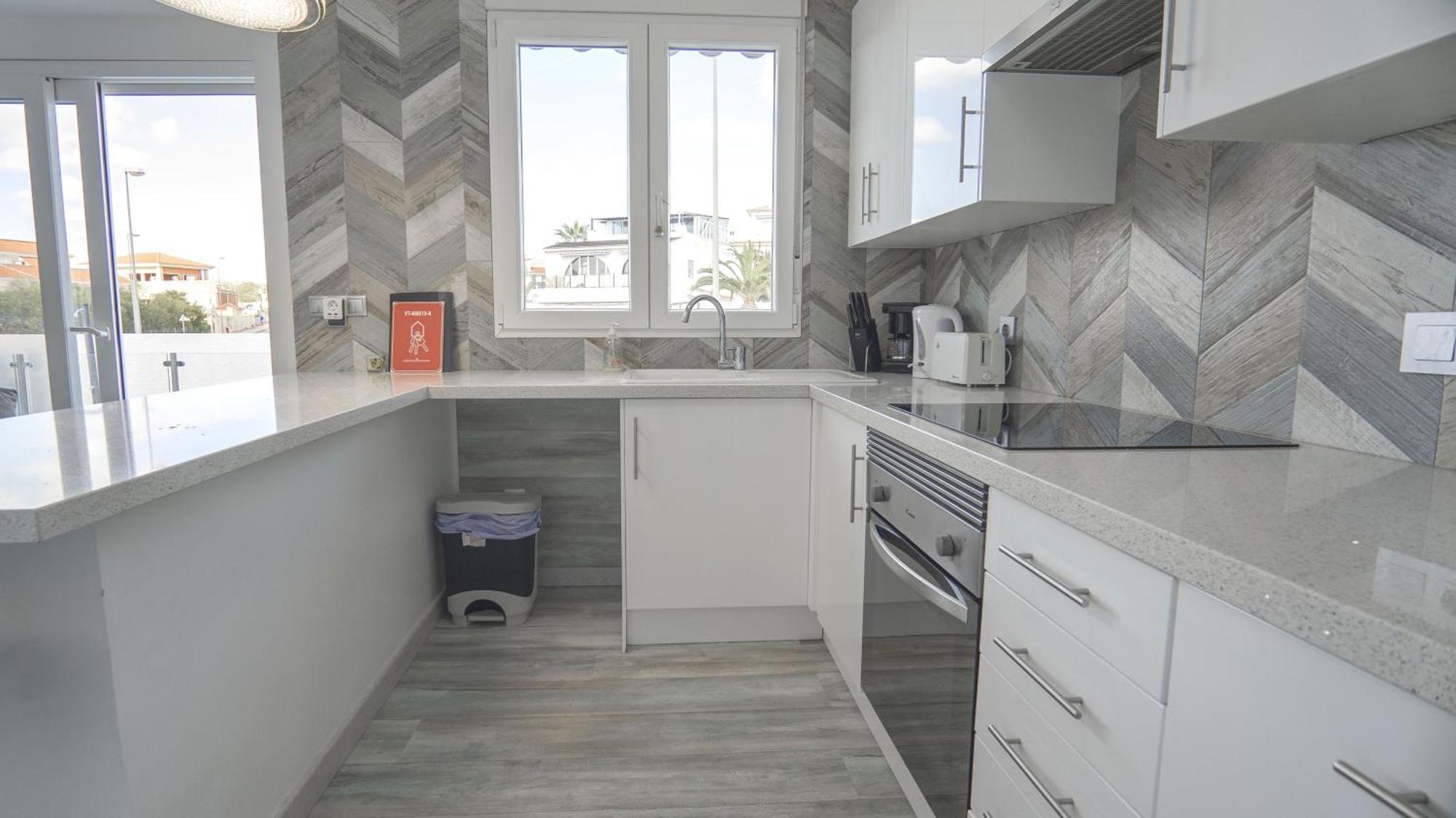 Modern Detached 4 Bed 3 Bath Villa With Private Pool Close To All Amenities Villamartin  Exteriör bild